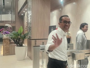 Video: Hari Kedua Ngantor, Mendiktisaintek Lantik Pejabat Eselon II