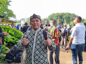 Warga Kepri ke Monas Jelang Pelantikan Kepala Daerah: Mau Kasih Hadiah Gubernur