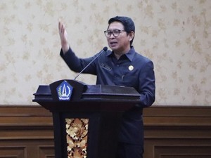 Adi Arnawa, Eks Birokrat di Pucuk Pimpinan Gumi Keris