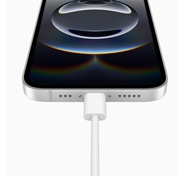 Tarif Trump Bisa Bikin Harga iPhone Tembus Rp38 Juta