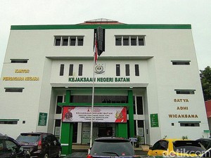 7 Tersangka Korupsi Revitalisasi Dermaga Batu Ampar Batam Diserahkan ke Jaksa
