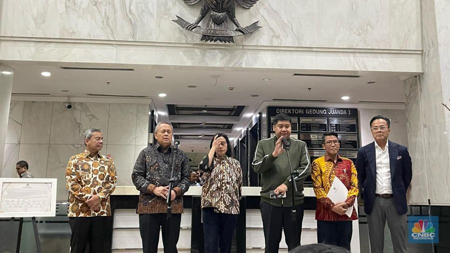 Keterangan pers terkait kebijakan sektor perumahan di Kementerian Keuangan, Jakarta, Kamis (20/2/2025). (CNBC Indonesia/Romys Binekasri)