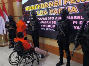Polisi Sita 4 Senpi-71 Amunisi Saat Aske Mabel Pimpinan KKB Yalimo Ditangkap