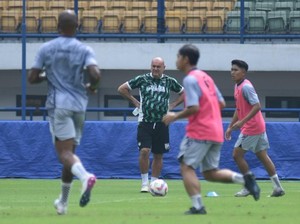 Persib Ogah Anggap Enteng Madura United