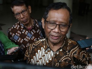 Ramai Tagar Indonesia Gelap, Mahfud Md Sebut Banyak yang Terang Misal MBG