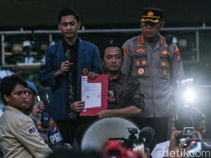 Mensesneg Tandatangani Tuntutan Aksi Indonesia Gelap, Janji Akan Pelajari