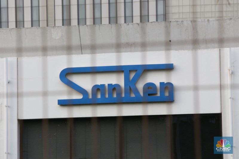 Foto udara memperlihatkan Pabrik PT Sanken Indonesia di Kawasan Industri MM2100, Cikarang, Jawa Barat, Kamis (20/2/2025). Pabrik PT Sanken Indonesia akan menghentikan produksi pada Juni 2025. Saat ini, aktivitas produksi masih berlangsung. (CNBC Indonesia/Tias Budiarto) Foto udara memperlihatkan Pabrik PT Sanken Indonesia di Kawasan Industri MM2100, Cikarang, Jawa Barat, Kamis (20/2/2025). Pabrik PT Sanken Indonesia akan menghentikan produksi pada Juni 2025. Saat ini, aktivitas produksi masih berlangsung. (CNBC Indonesia/Tias Budiarto)