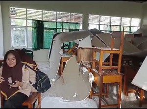 Plafon Kelas MAN 1 Polman Ambruk Usai Bangunan Direhab 2 Bulan Lalu