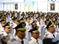 Presiden Prabowo Subianto resmi melantik 961 orang kepala daerah beserta para wakilnya. Pelantikan serentak ini pertama kali dilakukan dalam sejarah. Pelantikan digelar di halaman tengah antara Istana Kepresidenan, Jakarta Pusat, Kamis (20/2/2025). A