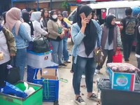 Tangis Buruh di RI, Jelang Lebaran Tiba-Tiba PHK Massal Menghantui