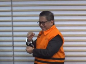 Hasto Ditahan KPK: Saya Akan Terus Berjuang dengan Api Menyala-Nyala!