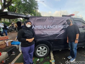 Fans K-Pop NCTzen Sediakan Ambulans dan Makanan di Demo Indonesia Gelap