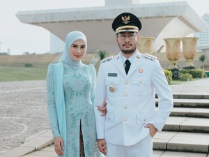 Gaya 4 Artis Cantik Kini Jadi Ibu Pejabat, Berkebaya Dampingi Pelantikan Suami