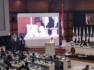 Gubernur Dedi Mulyadi Sebut Bey Tauladan Birokrat Sunda