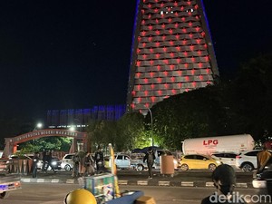 Sempat Bubar, Demo Indonesia Gelap di Jalan AP Pettarani Makassar Ricuh