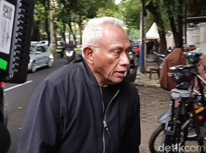 Video: Momen Komarudin Watubun Merapat ke Kediaman Megawati