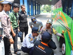 Ramp Check Angkutan Umum di Kota Mojokerto, Polisi Temukan Ban Aus