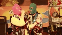 Sukatani Gas Manggung Lagi Usai Tarik Lagu Bayar Bayar Bayar