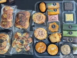 Dijamin Kalap! Di Toko Ini Ada Lebih dari 100 Jajanan Pasar Premium