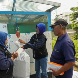 BRI Edukasi Masyarakat Jaga Lingkungan Lewat Pengelolaan Sampah