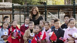 Melania Trump Jadi Idola Perempuan China, Dipuji Sebagai Istri Berbakti
