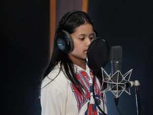 Presentasi Pakai Bahasa Inggris, Putri Zita Anjani Tuai Pujian Netizen