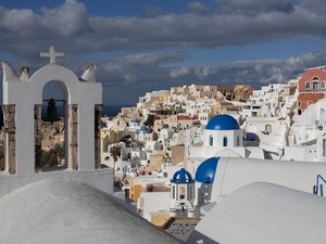Musim Panas Ini Santorini Sepi, Efek Gempa di Awal Tahun