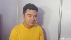 Aldi Taher Puji Rizky Febian yang Tetap Manggung Meski Begadang Urus Anak