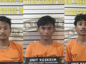 Pak Ogah Rampas HP-Aniaya Pengendara di Gerbang Tol Medan