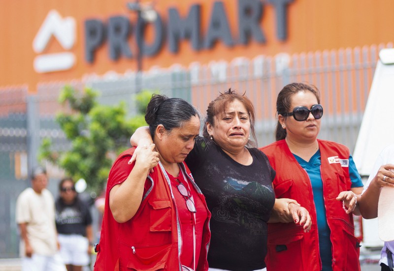 Setidaknya enam orang tewas dan 78 lainnya terluka setelah atap pusat jajanan di sebuah pusat perbelanjaan di Peru utara runtuh, kata pihak berwenang pada Sabtu (21/2/2025). Setidaknya enam orang tewas dan 78 lainnya terluka setelah atap pusat jajanan di sebuah pusat perbelanjaan di Peru utara runtuh, kata pihak berwenang pada Sabtu (21/2/2025). (Tangkapan Layar Video Reuters/PANAMERICANA TV / MINISTRY OF INTERIOR)