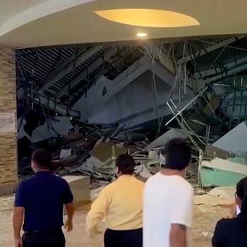 Ngeri! Atap Mall Ambruk Timpa Pengunjung, 6 Orang Tewas & 78 Terluka
