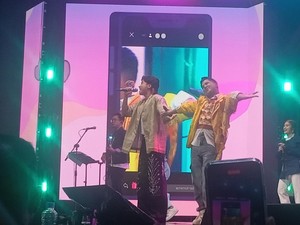 Vidi Kasih Kejutan, Jirayut Nyanyi Status Palsu Versi Thailand