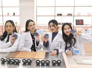 Jovi Adhiguna hingga Sunny Dahye Kunjungi Lab SKINTIFIC di Korsel