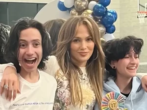 Foto Langka Anak Kembar Jennifer Lopez Kini Sudah Remaja, Ultah ke-17