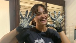 Aurora Ribero Tak Pernah Kapok Main Film Meski Kerap Alami Insiden