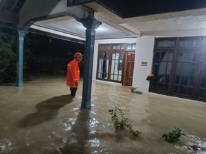 Kali Lamong Meluap, Puluhan Rumah di Balongpanggang Gresik Kebanjiran