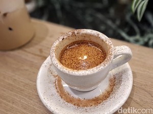 Goffee Exquise: Segarnya Cafe Pieno Dipadukan Donat Pistachio Kunafa