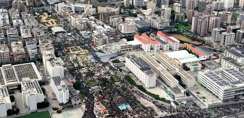 Jet tempur Israel terbang selama upacara pemakaman umum pemimpin Hizbullah Hassan Nasrallah dan Hashem Safieddine, yang tewas dalam serangan udara Israel tahun lalu, di pinggiran Beirut, Lebanon, 23 Februari 2025. Jet tempur Israel terbang selama upacara pemakaman umum pemimpin Hizbullah Hassan Nasrallah dan Hashem Safieddine, yang tewas dalam serangan udara Israel tahun lalu, di pinggiran Beirut, Lebanon, 23 Februari 2025. (REUTERS/Ali Allouch)