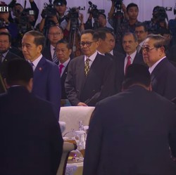 Naik Golf Car, SBY & Jokowi Hadiri Peluncuran Danantara