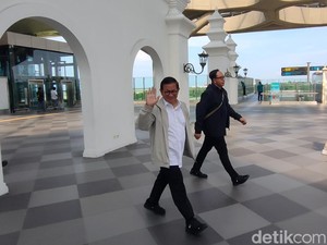 Pramono Anung Tiba di Bandara YIA, Bakal Berangkat Retret?