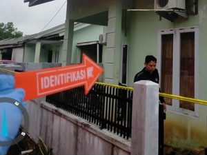 Teganya Pria Kuansing Gorok Istri hingga Tewas saat Anak di Rumah