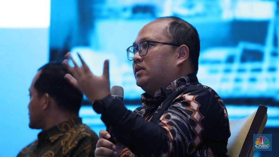 Heri Firdaus (INDEF) dalam acara Indonesia Maritime Talk 2025 di Ritz Carlton, Jakarta, Selasa (25/2/2025). (CNBC Indonesia/Tri Susilo)