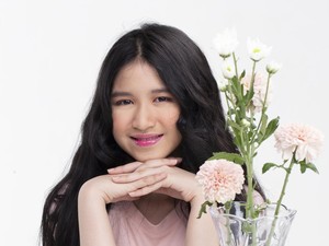 Momen Debut Aqueen Azzahra Menghipnotis dengan Nyanyian Malam