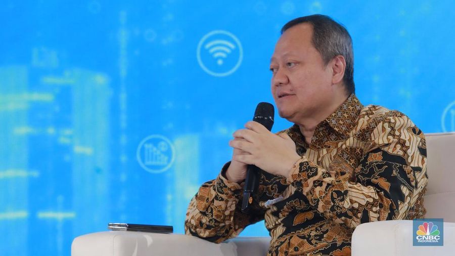 Direktur Utama Artajasa, Armand Hermawan menyampaikan pemaparan dalam acara Digital Economic Forum di Jakarta, Selasa (25/2/2025). (CNBC Indonesia/Muhammad Sabki)