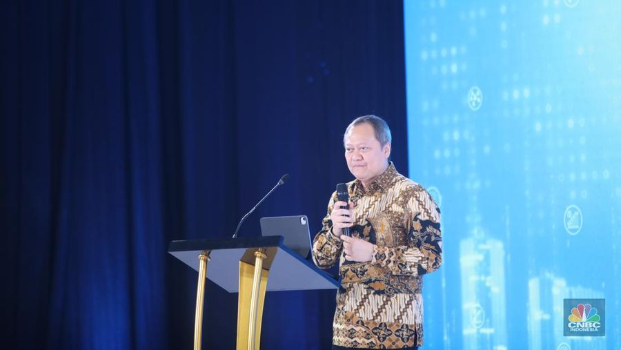 Direktur Utama Artajasa, Armand Hermawan menyampaikan sambutan dalam acara Digital Economic Forum di Jakarta, Selasa (25/2/2025). (CNBC Indonesia/Faisal Rahman)