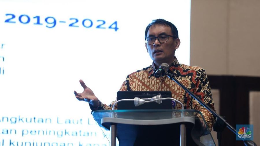 Dirjen Perhubungan Laut Antoni Arif Priadi dalam acara Indonesia Maritime Talk 2025 di Ritz Carlton, Jakarta, Selasa (25/2/2025). (CNBC Indonesia/Tri Susilo)