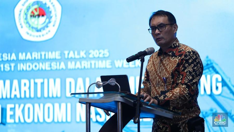 Dirjen Perhubungan Laut Antoni Arif Priadi 
dalam acara Indonesia Maritime Talk 2025 di Ritz Carlton, Jakarta, Selasa (25/2/2025). (CNBC Indonesia/Tri Susilo)