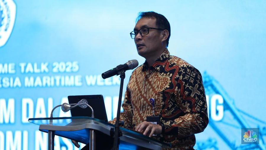 Heri Firdaus (INDEF) dalam acara Indonesia Maritime Talk 2025 di Ritz Carlton, Jakarta, Selasa (25/2/2025). (CNBC Indonesia/Tri Susilo)