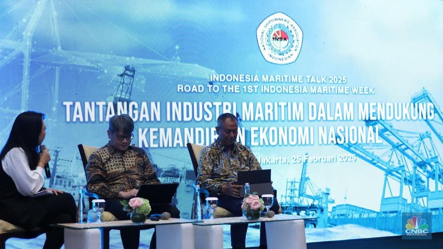 Heri Firdaus (INDEF) dalam acara Indonesia Maritime Talk 2025 di Ritz Carlton, Jakarta, Selasa (25/2/2025). (CNBC Indonesia/Tri Susilo)