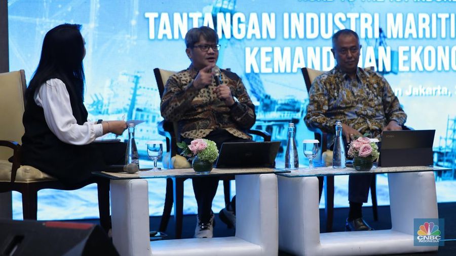 Heri Firdaus (INDEF) dalam acara Indonesia Maritime Talk 2025 di Ritz Carlton, Jakarta, Selasa (25/2/2025). (CNBC Indonesia/Tri Susilo)